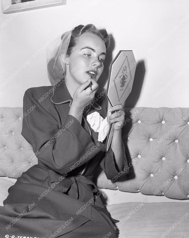 candid Terry Moore makeup check in dressin room 4b09-193