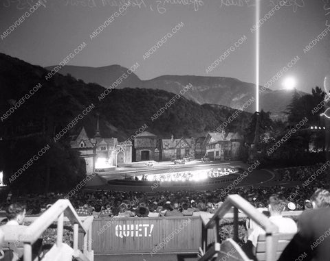 opera star Richard Tucker cast crew outdoor production Faust 4b09-223