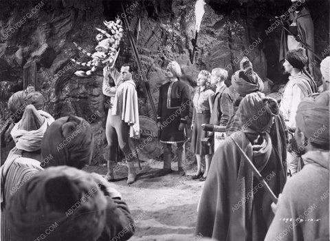 Tom Tyler serial film The Adventures of Captain Marvel 4b09-337