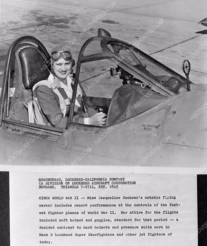 news photo local aviatrix Lockheed Miss jacqueline Cochran in the cockpit 4b09-438