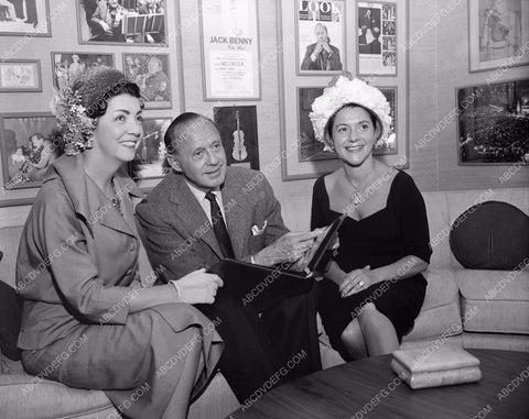 Jack Benny and Life Lighters (that is one awful hat) 4b09-522