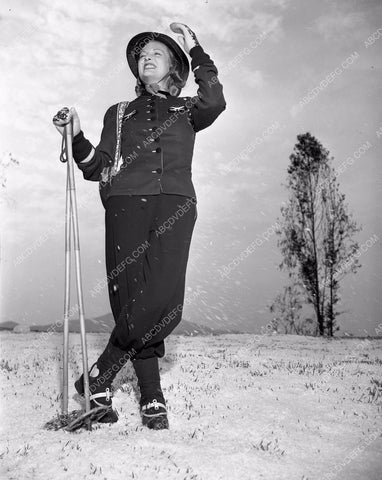 actress Whitney Bourne snow skiing shoot 4b09-583