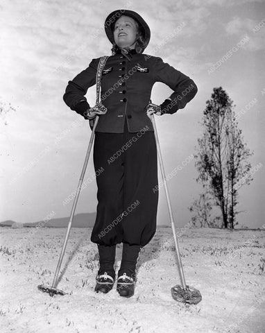 actress Whitney Bourne snow skiing shoot 4b09-584