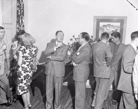 news photo Johnny Mercer and friends at Capitol Records building opening 4b10-009