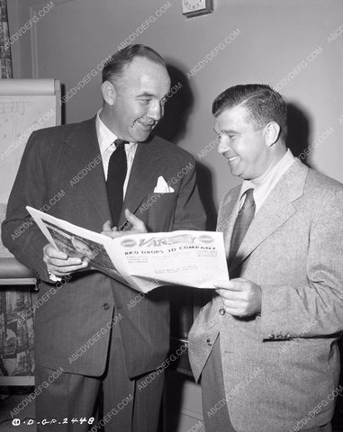 Broderick Crawford behind the scenes Columbia Studios 4b10-136