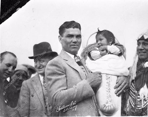 sports boxing heavyweight champion Jack Dempsey and fans 4b10-163