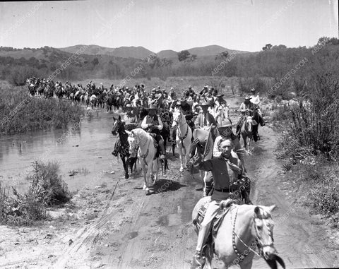 that's an awful big posse I suppose 4b10-286