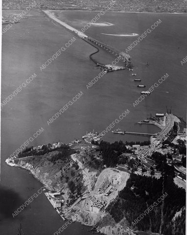 historic San Francisco Yerba Buena Island bridge being built 4b10-362