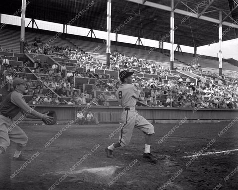 Frank Sinatra and Hollywood All Star Baseball team 4b10-436