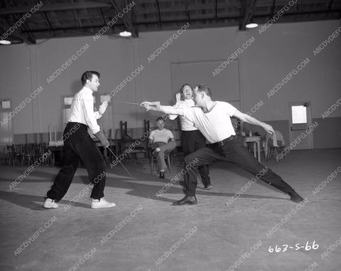 Cornel Wilde teaches fencing at Columbia Studios 4b10-488