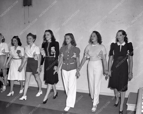 Starletts hopefuls rehearse Warner Brothers Theatre Sophie Rosenstein 4b10-512