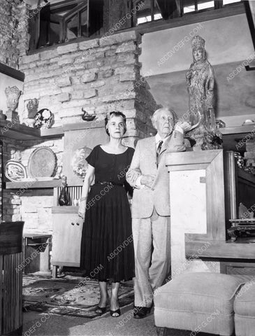 Frank Lloyd Wright and wife at one of his cool homes 4b10-610