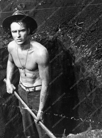 shirtless Montgomery Clift digging a hole film From Here to Eternity 5052-30