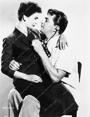 Robert Mitchum Jean Simmons cute pic film She Couldn't Say No 5052-33
