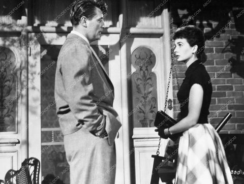 Robert Mitchum Jean Simmons film She Couldn't Say No 5052-34