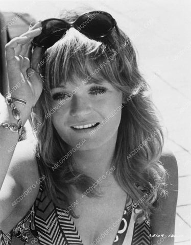 beautiful Valerie Perrine in swimsuit and sunglasses 5073-14