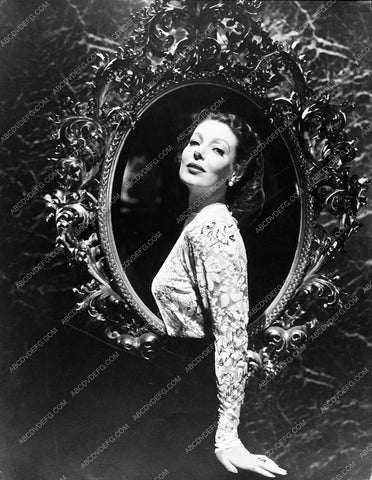 autographed Loretta Young 5157-11