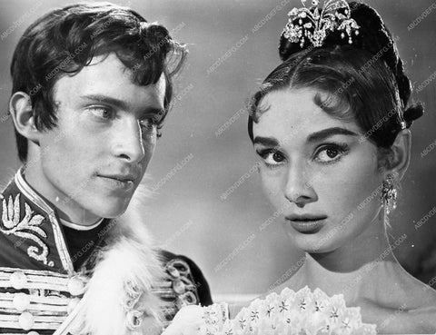 Audrey Hepburn Henry Fonda Vittorio Gassman cast film War & Peace 5189-24