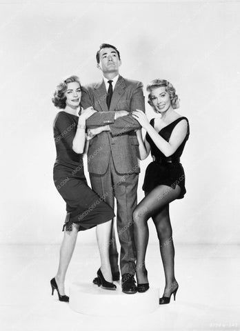 Gregory Peck Lauren Bacall Dolores Gray comedy film Designing Woman 5206-33