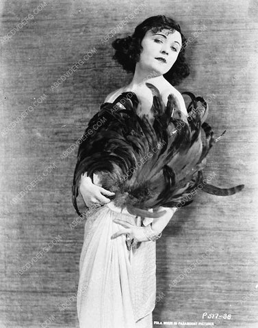 Pola Negri posing w her hand fan 5328-28