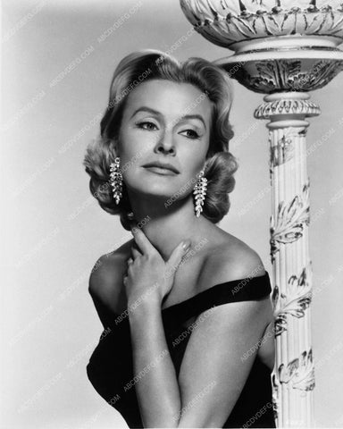 Dina Merrill beautiful portrait 5347-34