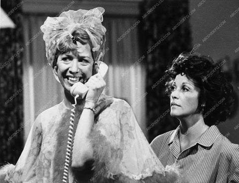 Polly Holiday Linda Lavin from TV Alice 5388-35