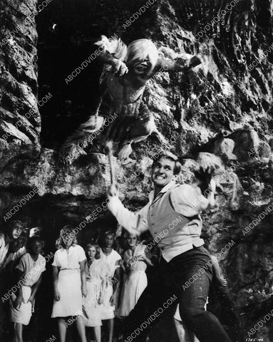 Rod Taylor fighting the morlochs film The Time Machine 5475-13