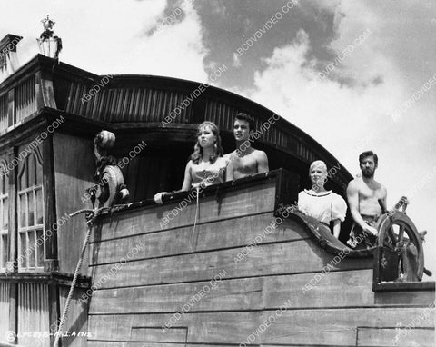 Michael Craig Joan Greenwood and cast film Mysterious Island 5491-30