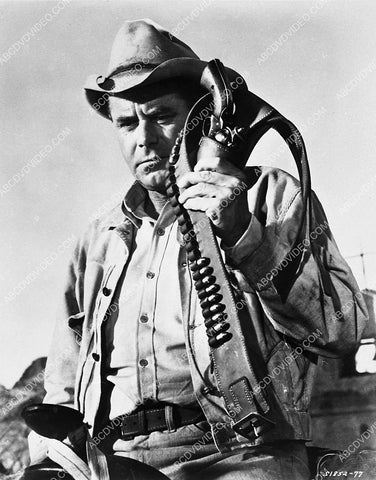 Glenn Ford w his gun belt film The Last Challenge 5583-36