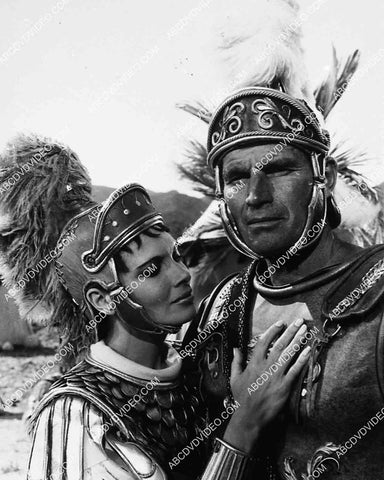 Hildegard Neil, Charlton Heston film Antony and Cleopatra 5588a-009