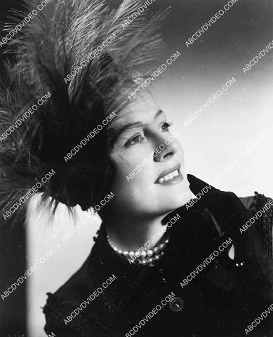 Irene Dunne in fancy hat portrait 5596-020