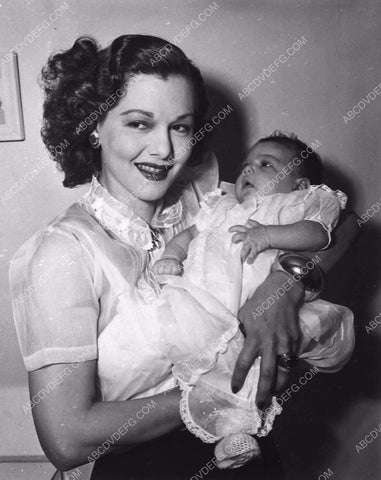 great candid Maria Montez with her brand new baby 5599-02