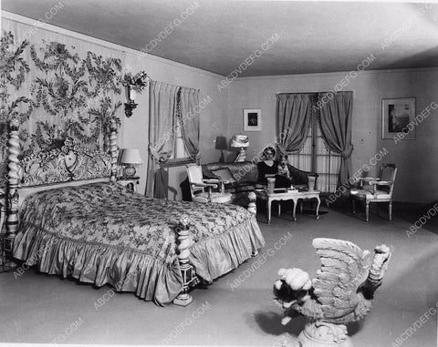 candid Alice Brady and dog give tour of home 5600-08