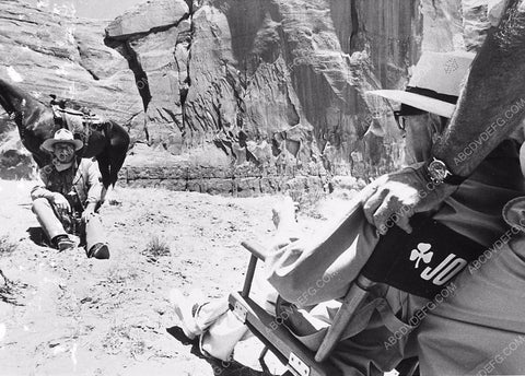 John Ford directing John Wayne in Monument Valley 5623b-30