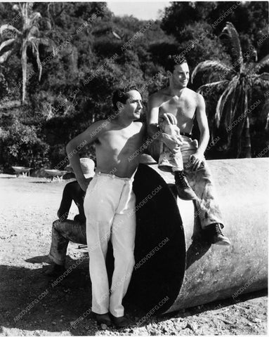 shirtless Victor Jory Norman Foster fun in the sun candid 5661-03