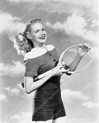 Joi Lansing cute in shorts tennis cheesecake pose 5710-33