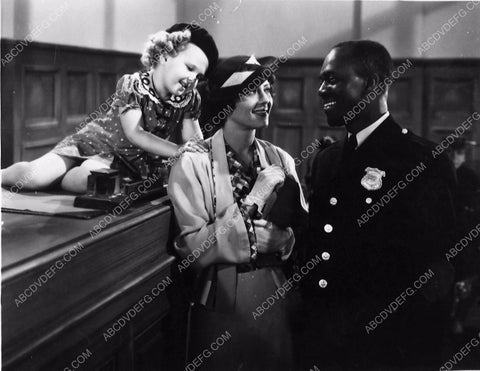 Bill Robinson and cast members film One Mile from Heaven 5845-25