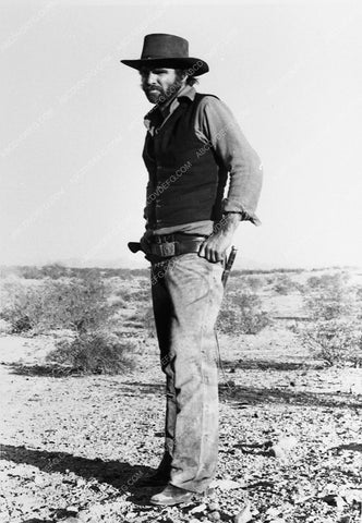 Burt Reynolds western pose 5951-34