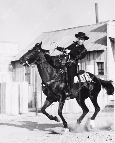 Robert Taylor on horseback film Billy the Kid 5969-21