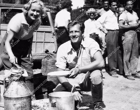 great candid Miriam Hopkins Joel McCrea on set 6006-08