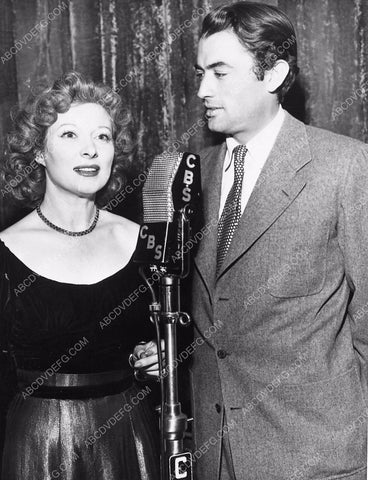 Greer Garson Gregory Peck doing CBS radio broadcast 6016-32