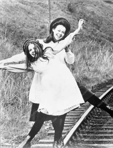 The Railway Children Jenny Agutter Dinah Sheridan 6073-26