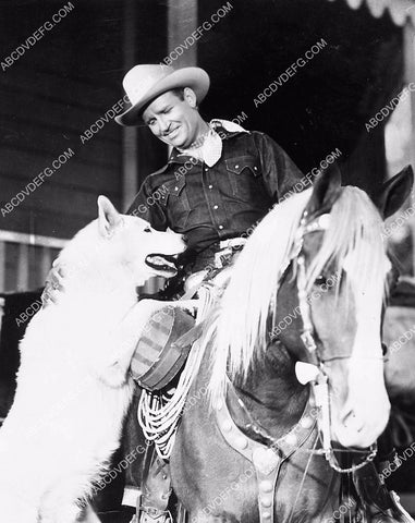 Gene Autry w his dog and horse 6103-12