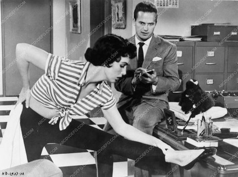 Ralph Meeker & Marian Carr photo film noir Kiss Me Deadly 6141-22