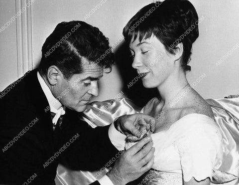 Francis Lederer pins a broach on Shirley MacLaine 6300-27