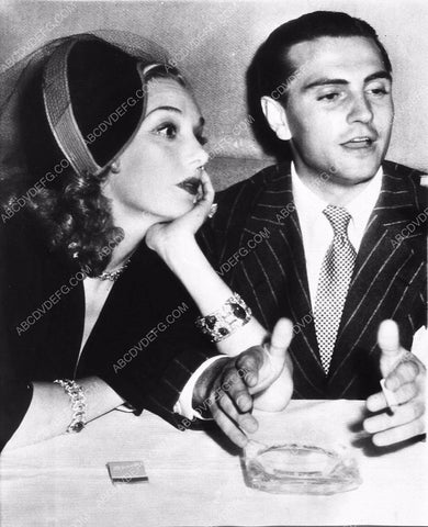 candid Lupe Velez w Harald Maresch out to dinner 6387-23