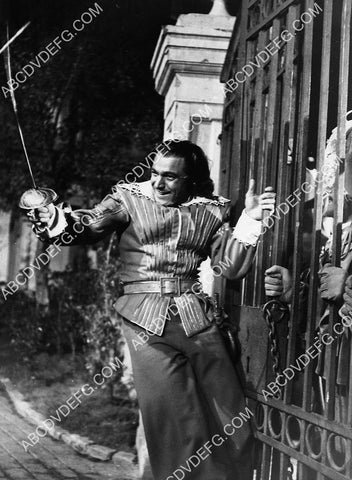 sword fighting sequence film The Three Musketeers 6473-14