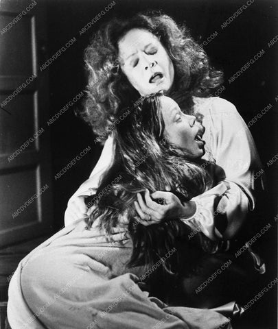 Sissy Spacek Piper Laurie horror film Carrie 6504-04