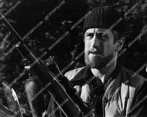 Robert De Niro and his rifle film The Deer Hunter 6587-07