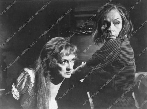 Bette Davis Agnes Moorehead scene from Hush Hush Sweet Charlotte 6600-18